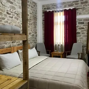 Eri Aparthotel